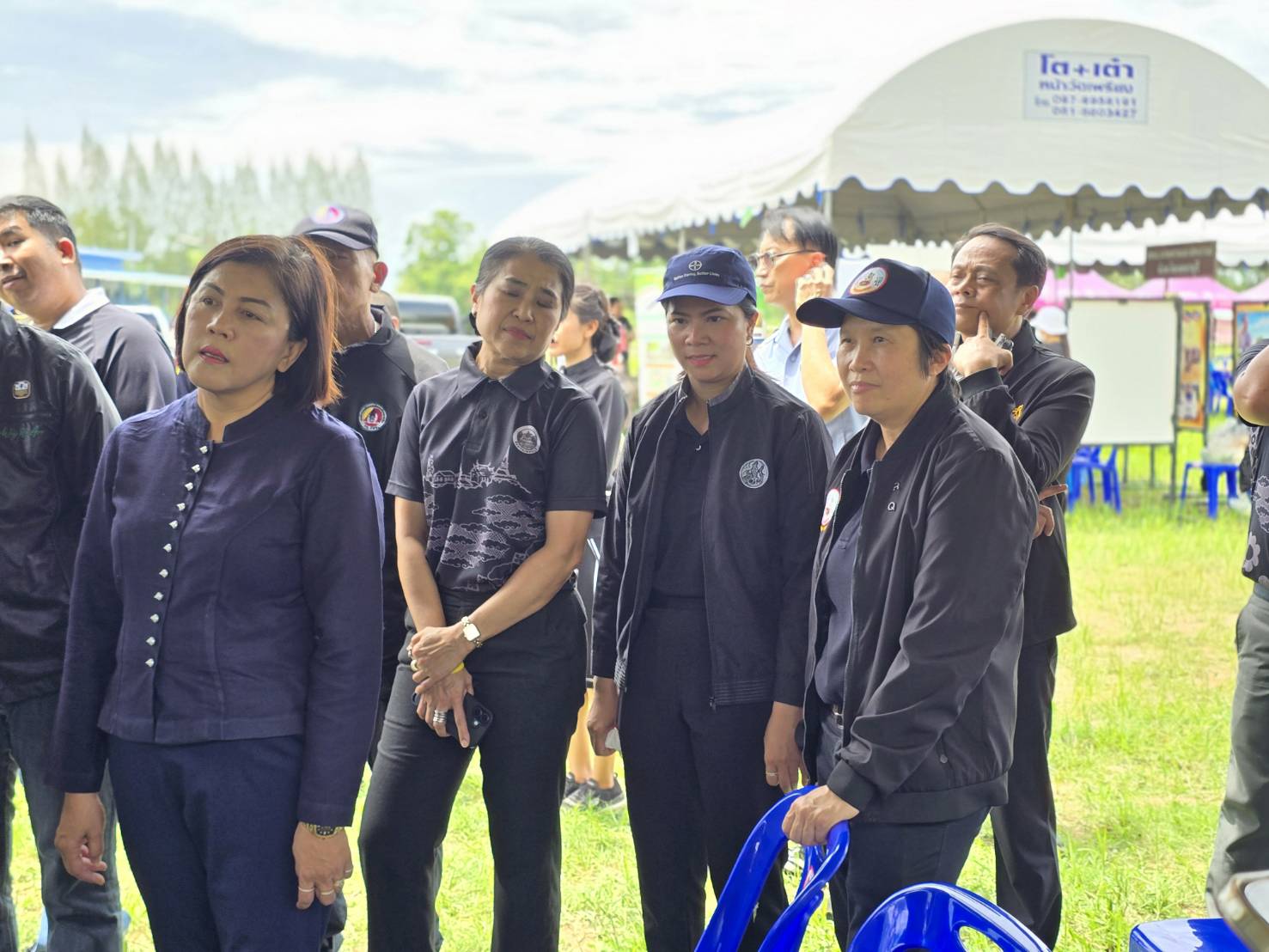 title - ปฏิรูปที่ดินจังหวัดเพชรบุรี พร้อมด้วยเจ้าหน้าที่ ส.ป.ก.เพชรบุรี ร่วมเป็นเกียรติพิธีเปิดงานเวทีรณรงค์สร้างการรับรู้และการเรียนรู้การเกษตรที่เป็นมิตรกับสิ่งแวดล้อม 